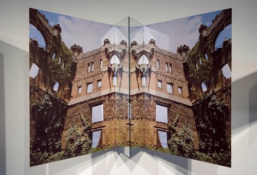 A picture containing text Description automatically generated