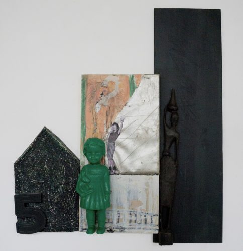 A picture containing text, gallery Description automatically generated