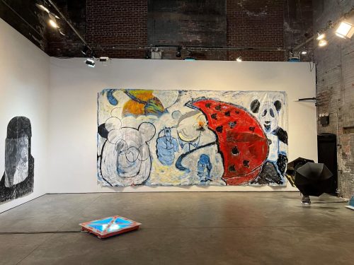 A picture containing indoor, room, gallery, painting Description automatically generated