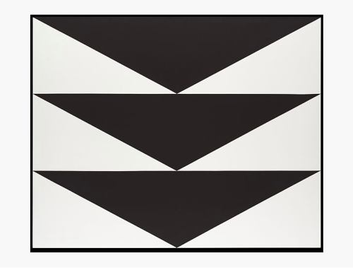 A black and white triangle pattern Description automatically generated with low confidence