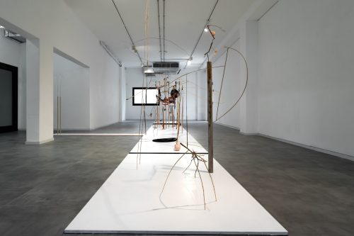 A white room with a white floor and a white rectangular object Description automatically generated with medium confidence