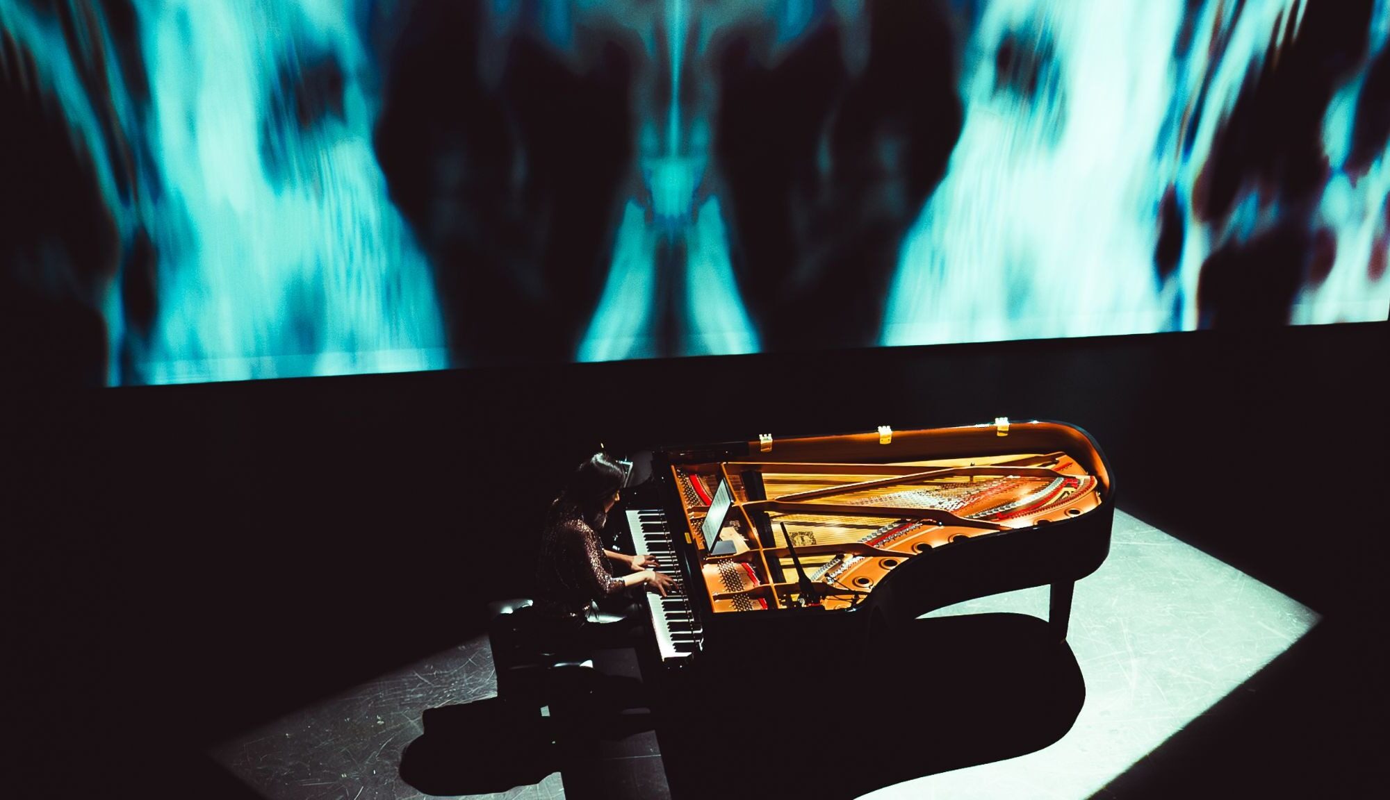 Pianist Clara Yang with visuals by Xuan